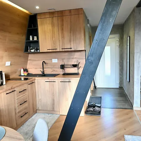 Aurora Alpstuga Pale